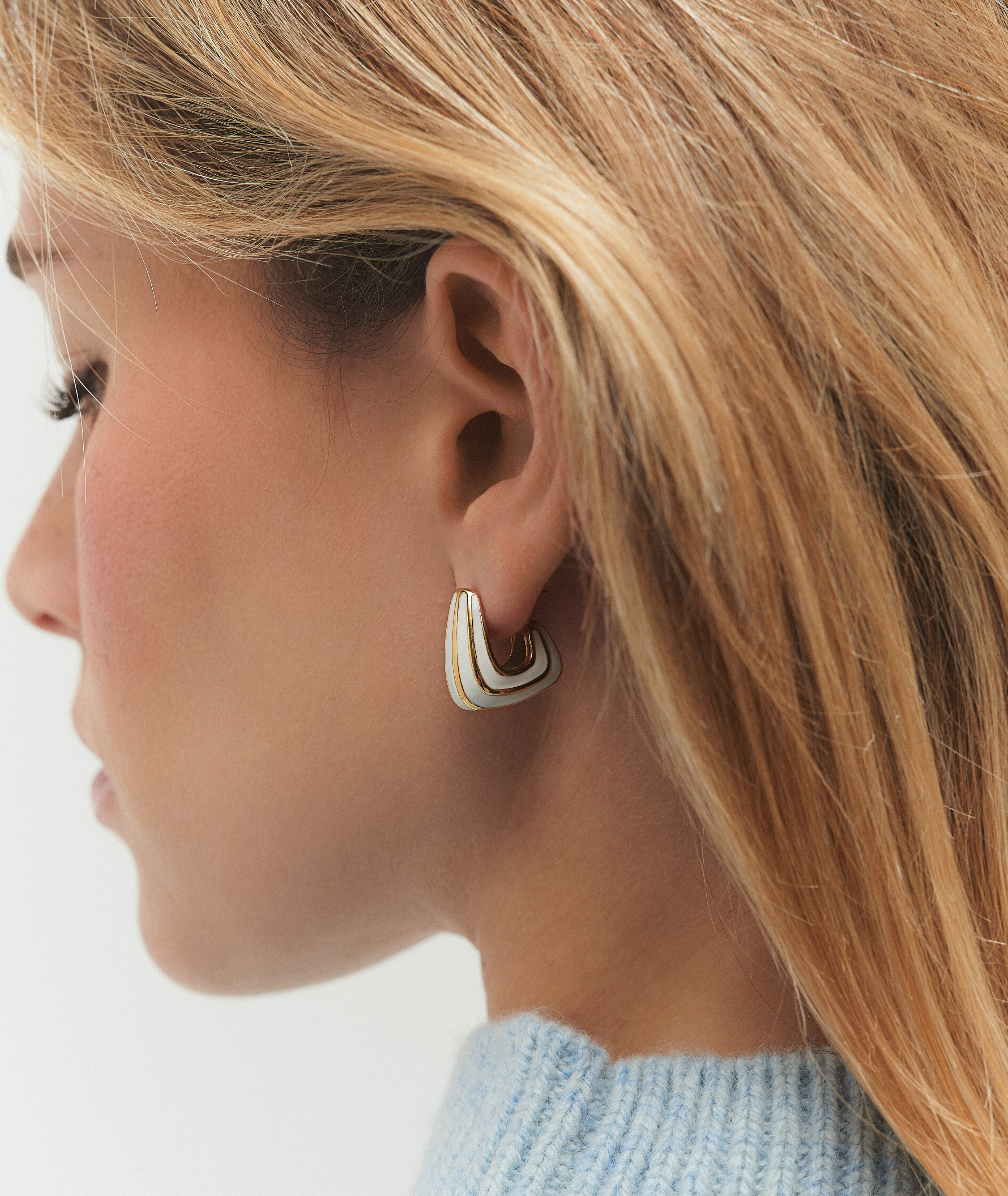 White & Gold Earrings